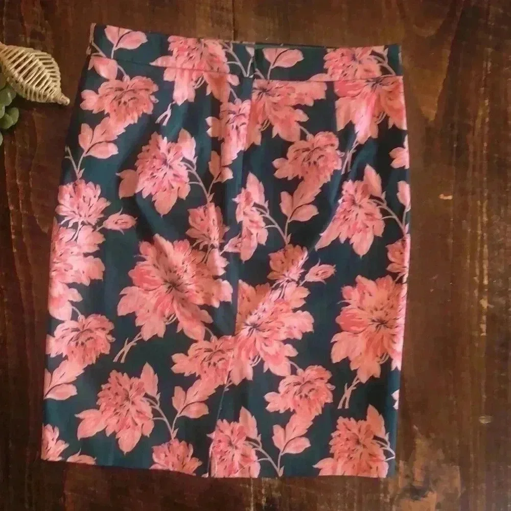 J. Crew Mercantile | Coral & Green Floral Pencil Skirt